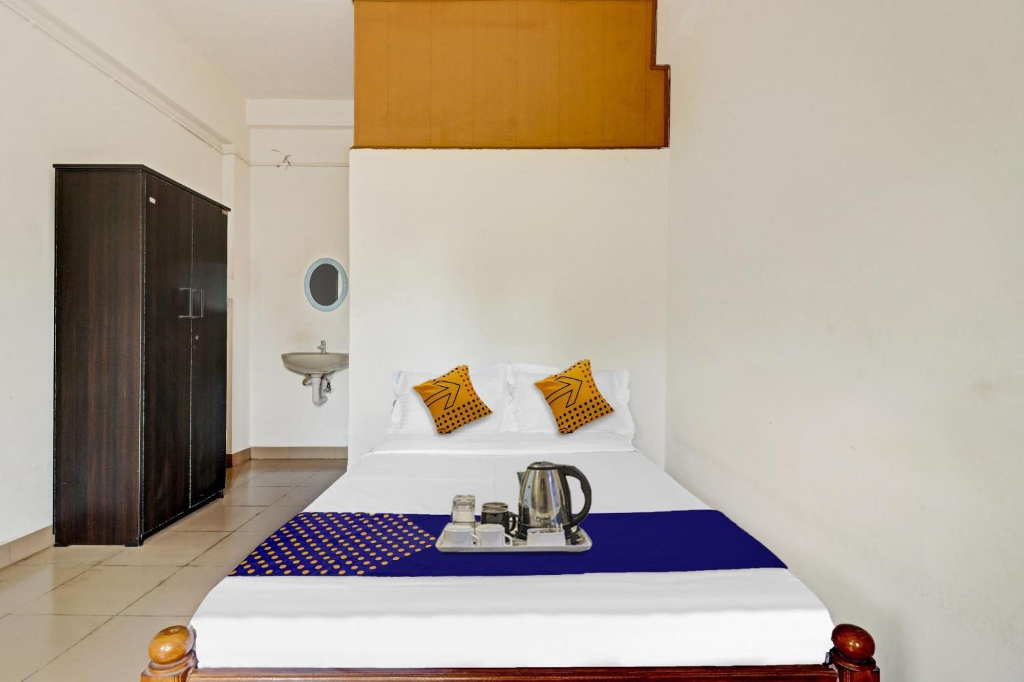Spot On Jayesh Guest House Nashik Exteriör bild